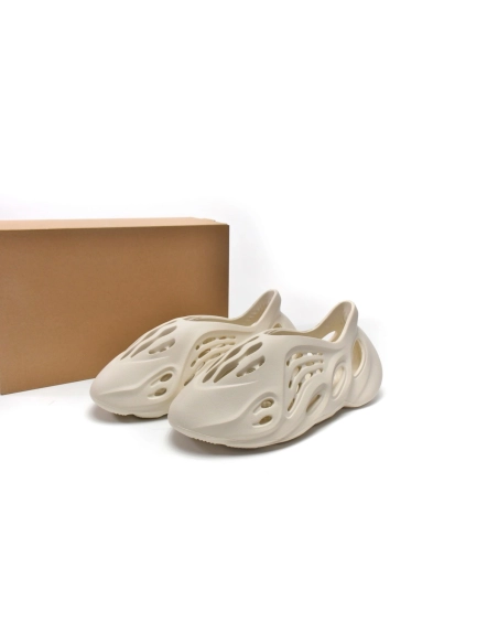 adidas Yeezy Foam Runner Sand FY4567