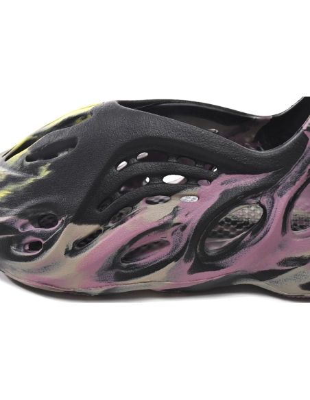 adidas Yeezy Foam Runner MX Carbon IG9562