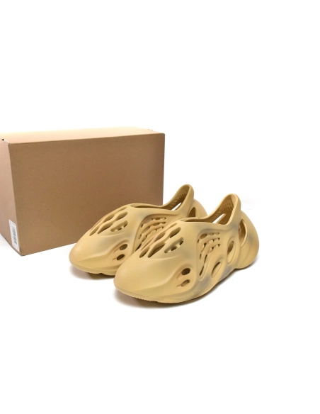 adidas Yeezy Foam Runner Desert Sand GV6843