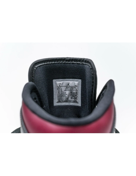 Air Jordan 1 Mid Bred Toe 554724-066