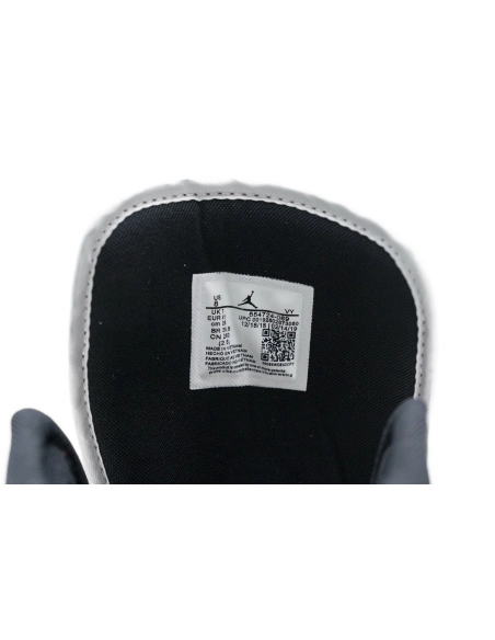 Air Jordan 1 Mid Chicago Black Toe 554725-069