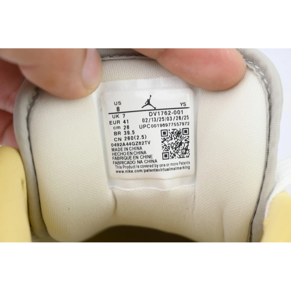 Air Jordan 1 Low SE Beaded Swoosh DV1762-001