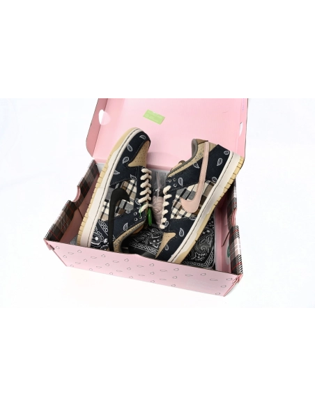 Nike Dunk SB Low Travis Scott CT5053-001