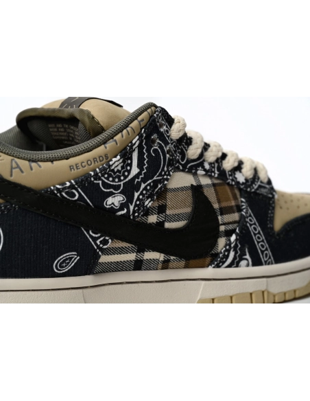 Nike Dunk SB Low Travis Scott CT5053-001