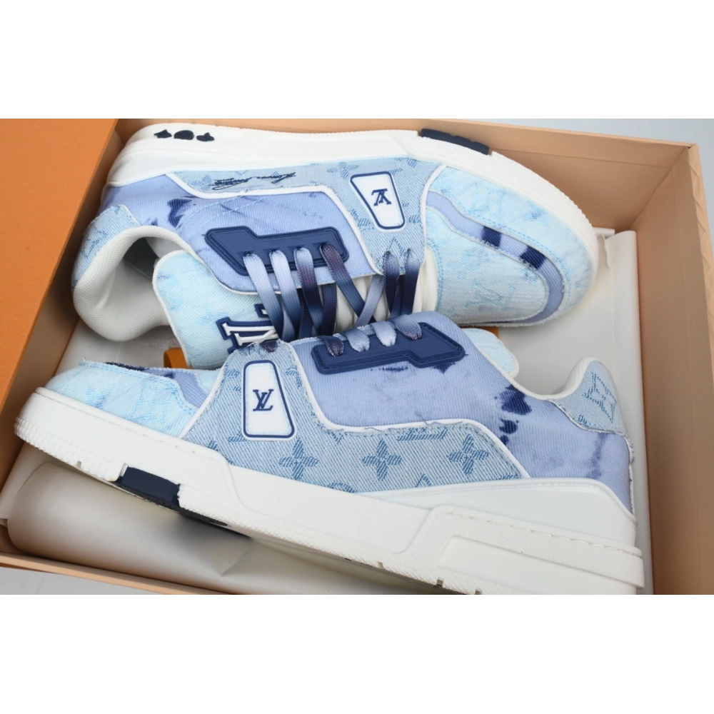 Louis Vuitton Trainer Sneaker Gradient Blue 1ACVNF