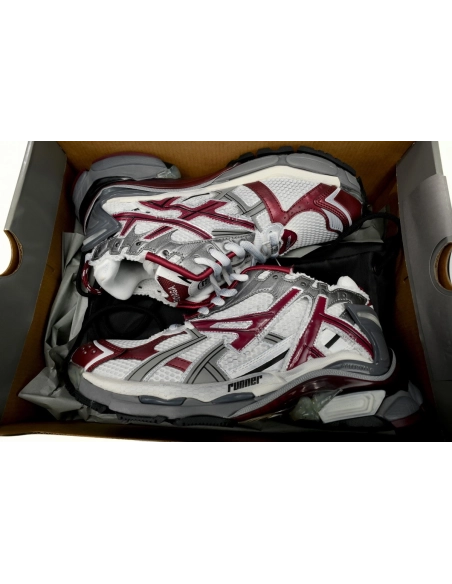 Balenciaga Runner Burgundy 677403W3RB39069