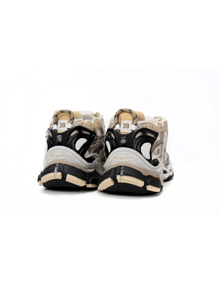 Balenciaga Runner Beige Black White 677403W3RB39891