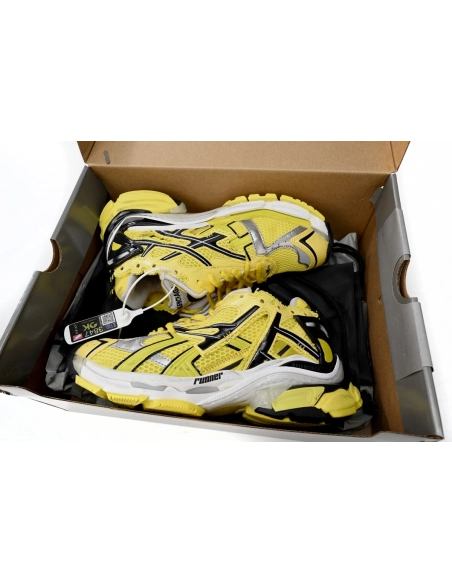 Balenciaga Runner Black Yellow 677402W2RD30510