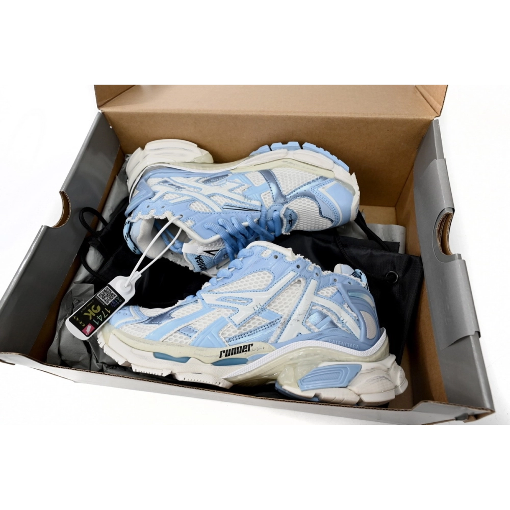Balenciaga Runner White Light Blue 677402 W3RB2 9744
