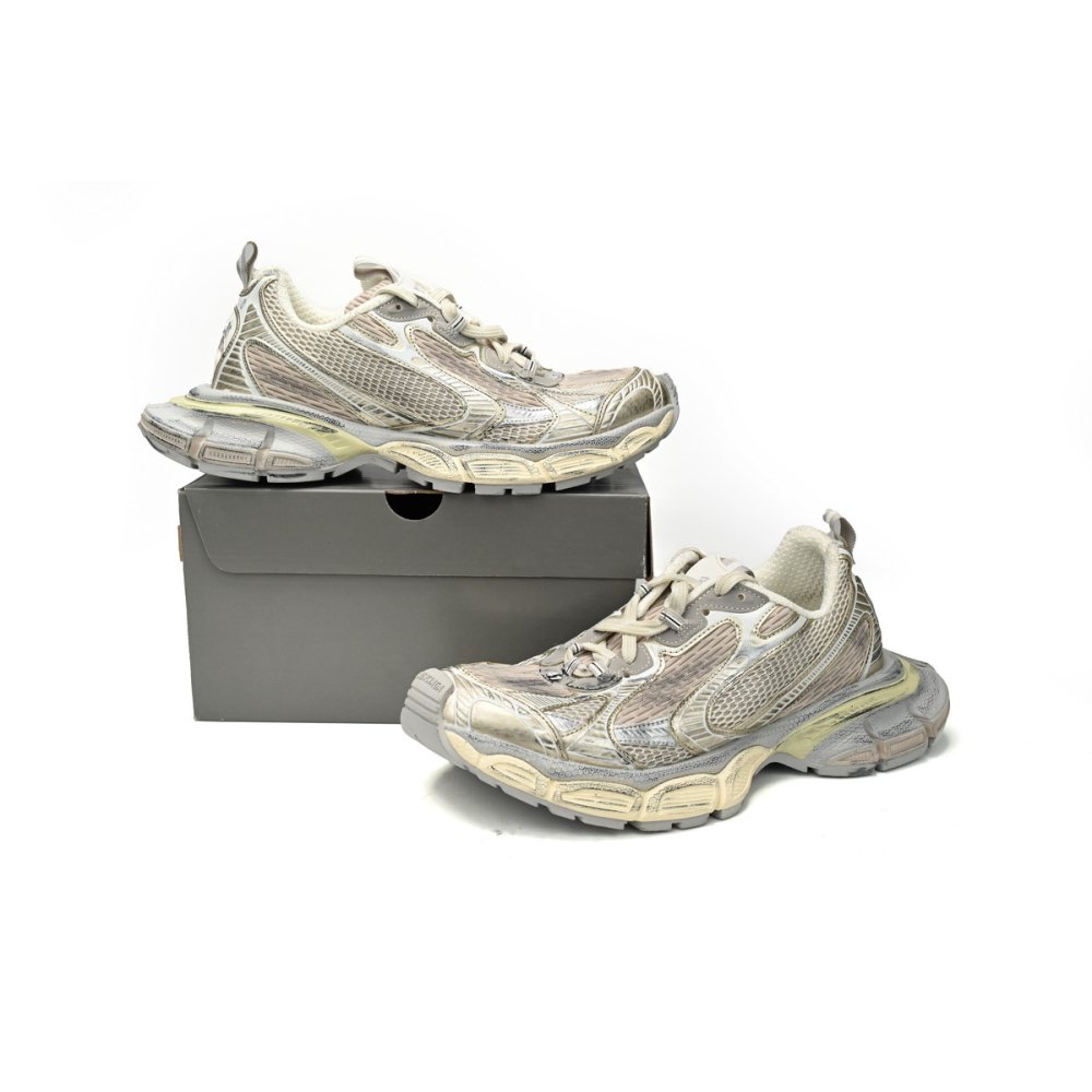Balenciaga 3XL Sneaker in Pagne 734731W3XL79191