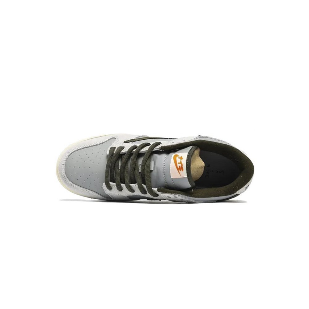 Nike SB Dunk Low Travs Scott x PlayStation DA1638-100