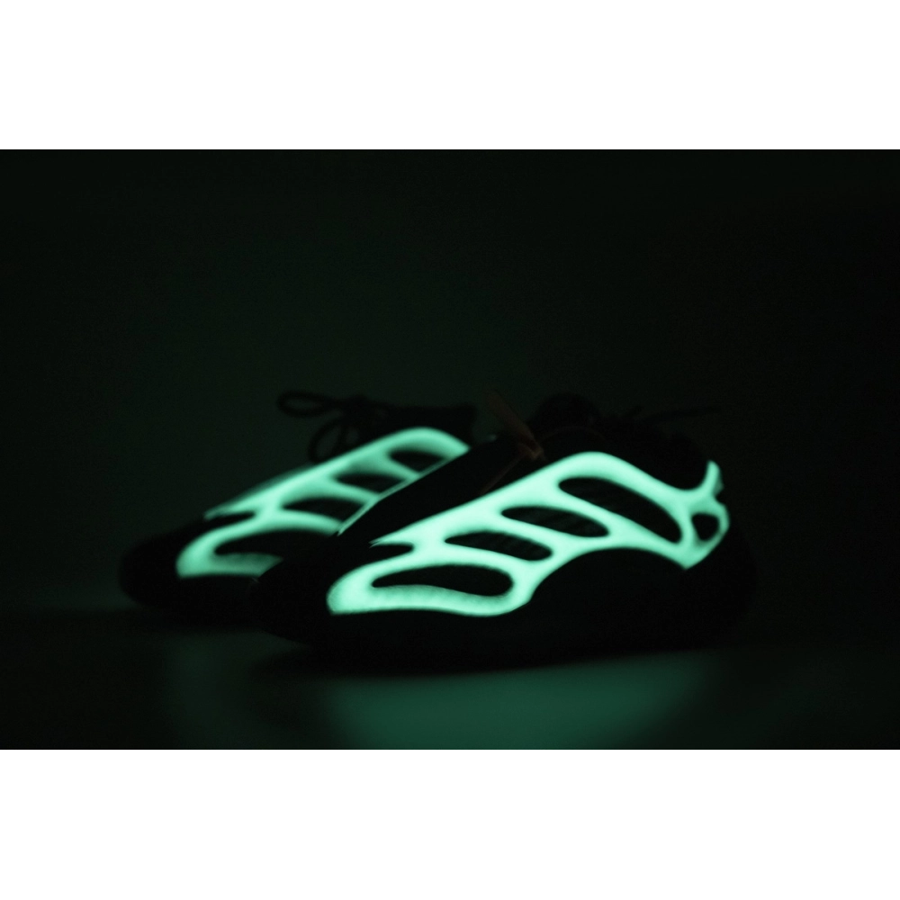 Adidas Yeezy 700 V3 Alvah H67799