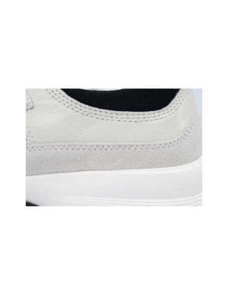 Chanel Interlocking CC Logo Calfskin Suede Calfskin Sneakers White