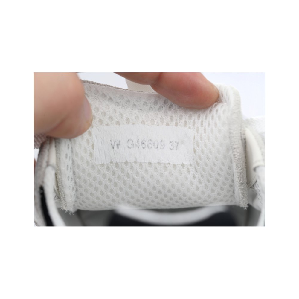 Chanel Interlocking CC Logo Calfskin Suede Calfskin Sneakers White
