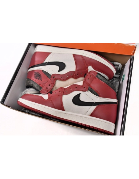 Air Jordan 1 Retro High OG Chicago Lost and Found DZ5485-612