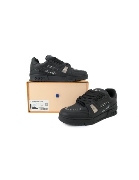 Louis Vuitton Trainer Black Rivets ,Louis Vuitton Trainer,LOUIS VUITTON,LUXURY SHOES