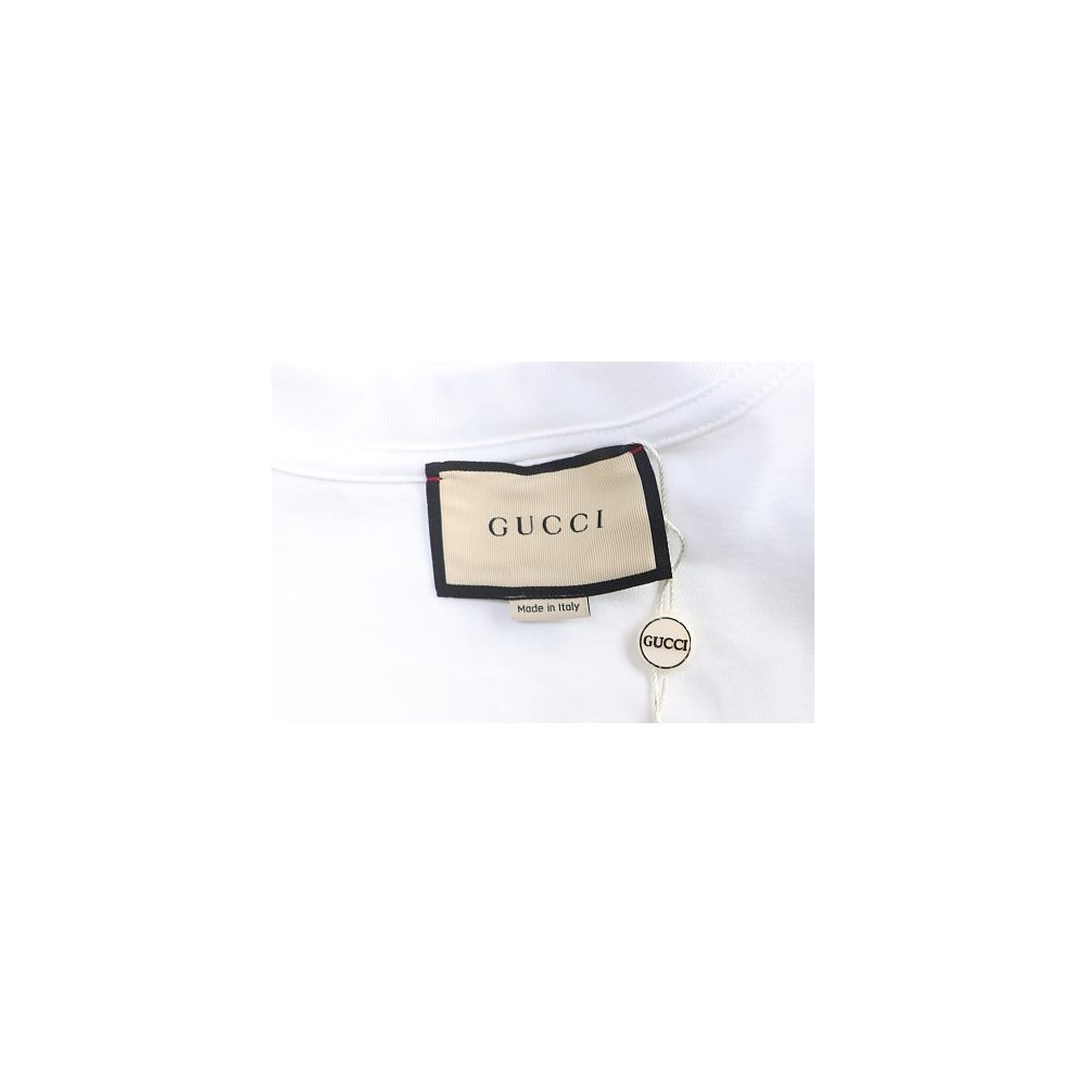 Gucci Red and White Gradient Belt Print T-shirt White,Gucci T-shirts,T-Shirts,CLOTHES