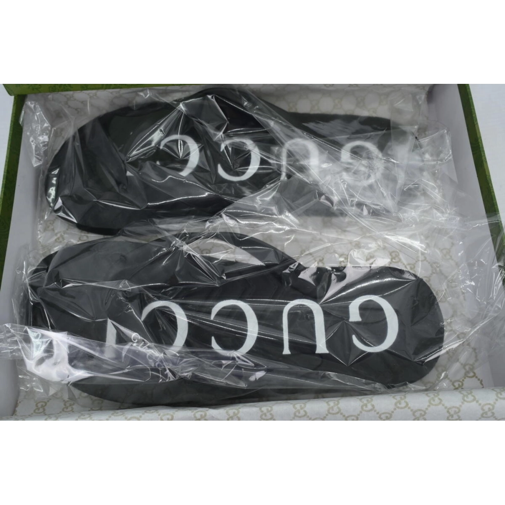 Gucci Flip Flops Logo Bottom Black