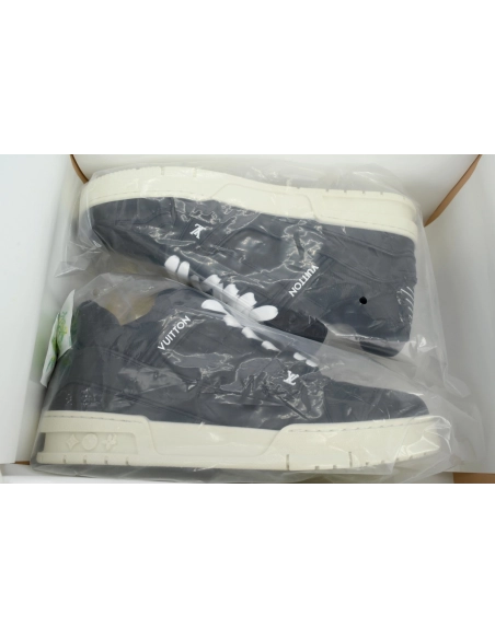 Louis Vuitton Trainer Black Skin And White Background